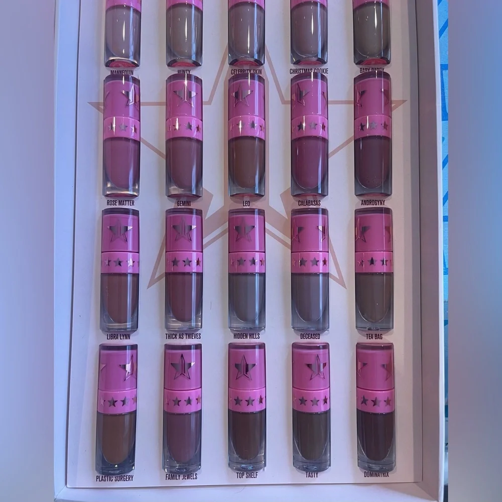 COPY - JEFFREE STAR NUDE LIQUID LIPSTICK VAULT - NEW IN BOX! #200